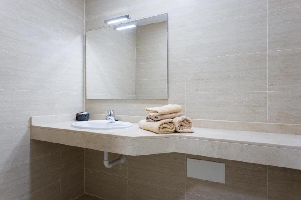 Prachtig Luxe Appartement Met Zeezicht 圣米格尔德阿沃纳 外观 照片